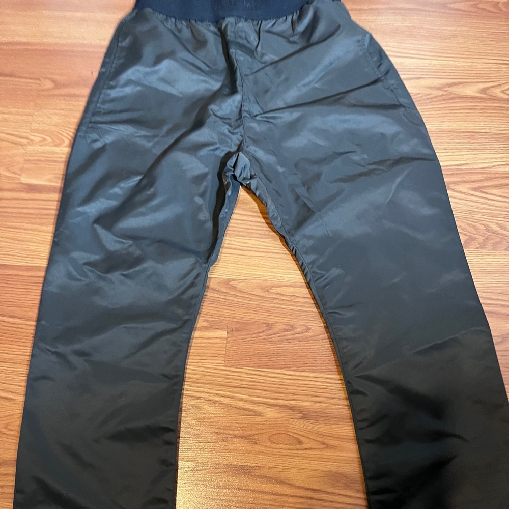 Fear Of God Essentials Textured Nylon Field Pant Military Khaki Sz S